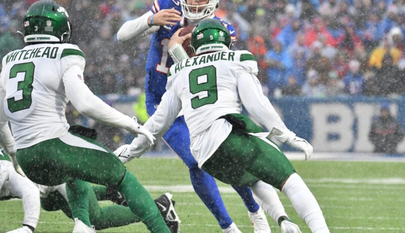 Kwon Gone?  Jets Linebacker Kwon Alexander Hints at Moving on