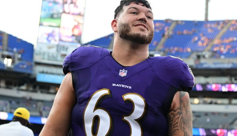 O-Lineman Trystan Colon-Castillo Gives Jets Additional Depth up Front