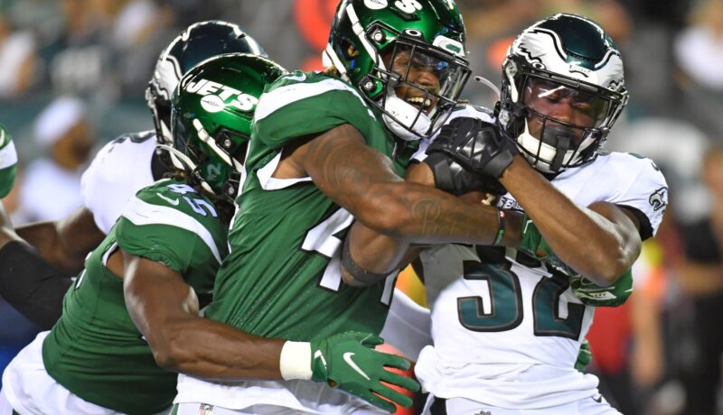 Jets Retain Jamien Sherwood on 3-Year $45 Million Deal