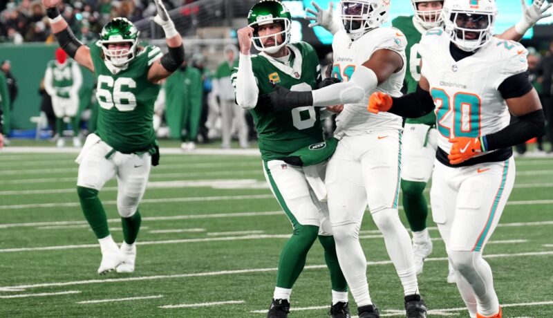 Aaron Rodgers Saves Best for Least, Talks About Future