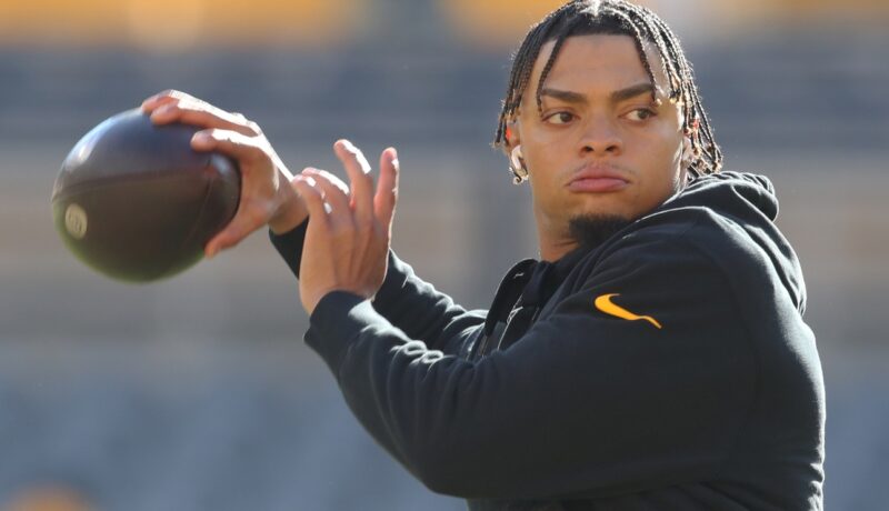 Can Justin Fields Be the Answer at Quarterback for the New York Jets?