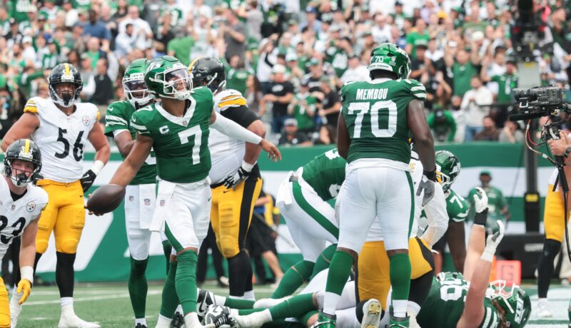 Justin Fields Very Impressive in Debut as Jets Fall 34-32