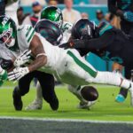 Jets Defense Flops Against Fish in 27-21 Loss to Dolphins
